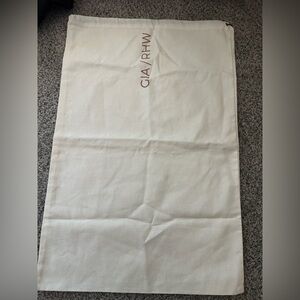 GIA /RHW  Gia Borghii Cream Dust Bag 23”X 15”